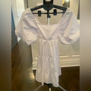 White Oliviaceous Dress w/ Puffy Sleeves